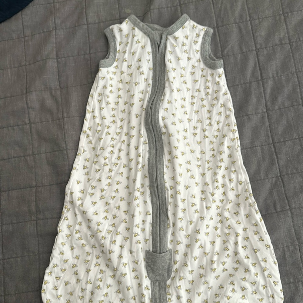 Burt’s bees sleep sack, 0-6 months, like new